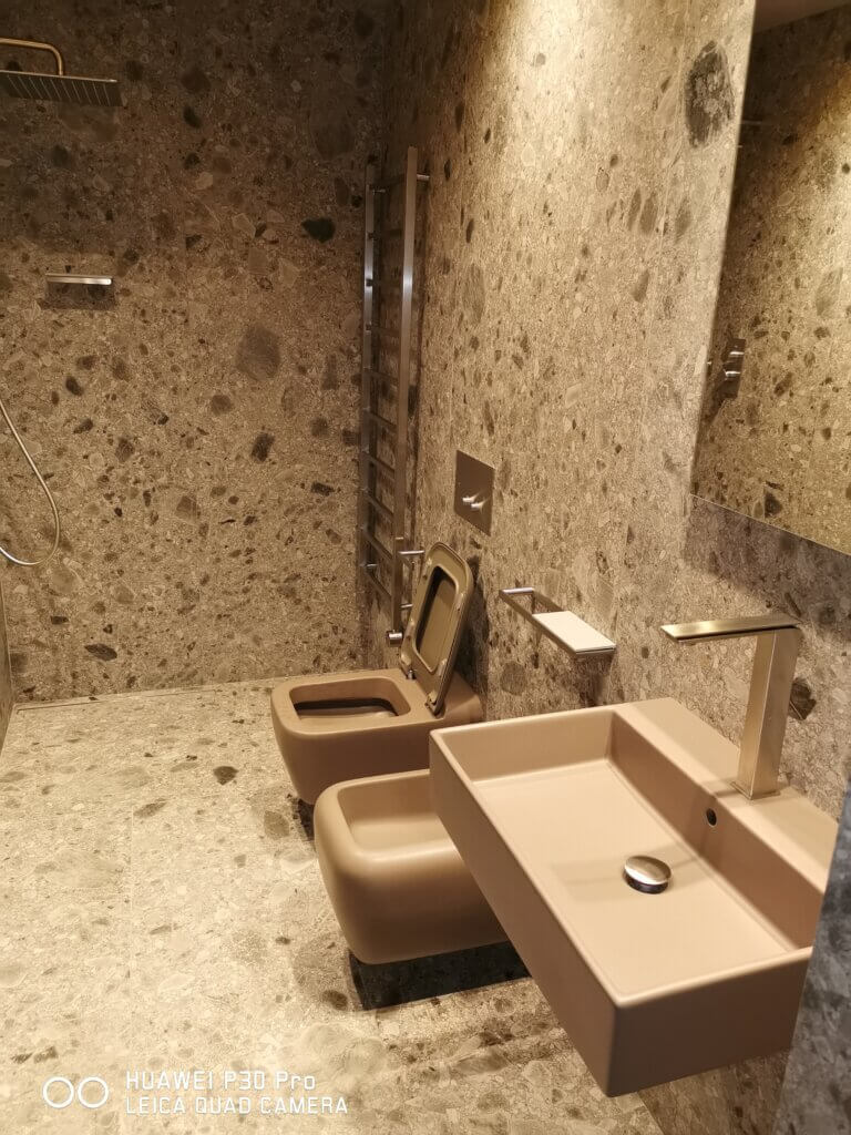 2285